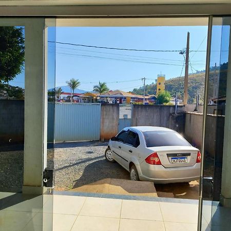 Casa Espacosa Em Frente A Pracinha Capitólio Dış mekan fotoğraf